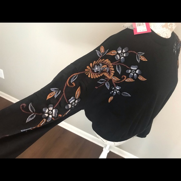 NWT Chelsea & Violet beaded pullover! - Picture 5 of 6